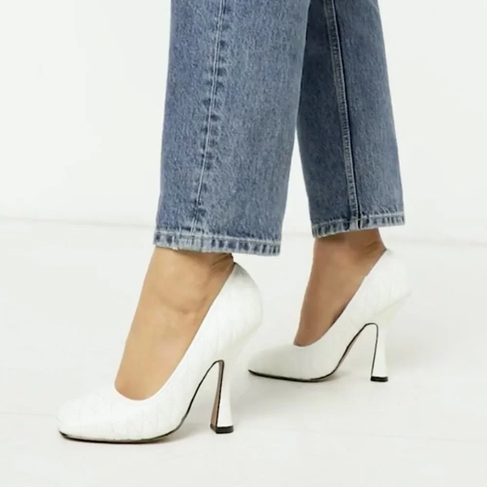 Quilted White Pumps - Picture 12 of 17
